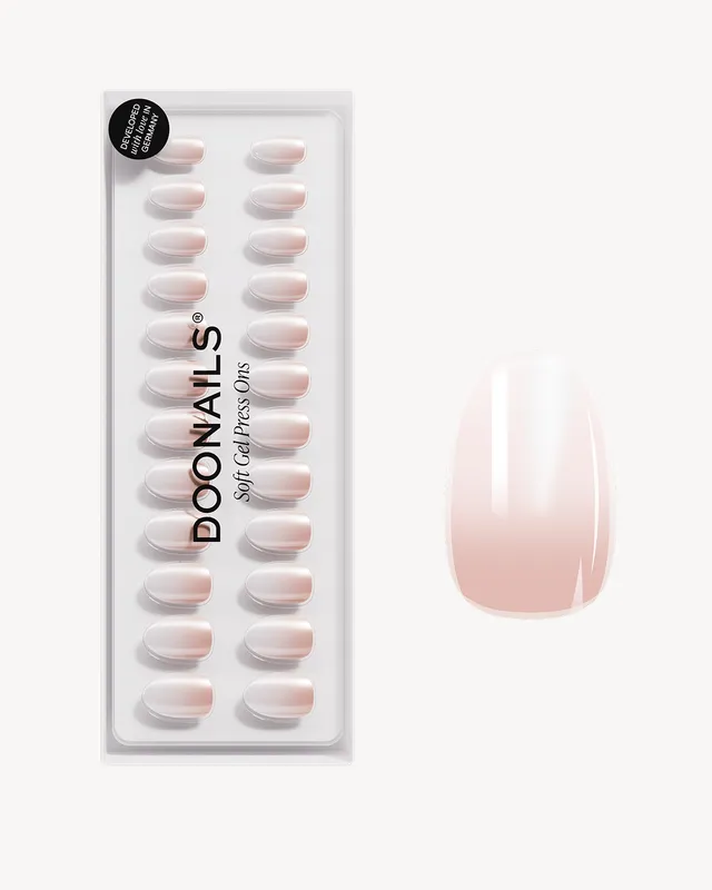 doonails-glazed-babyboomer-short-round-soft-gel-press-ons-chrome image 1