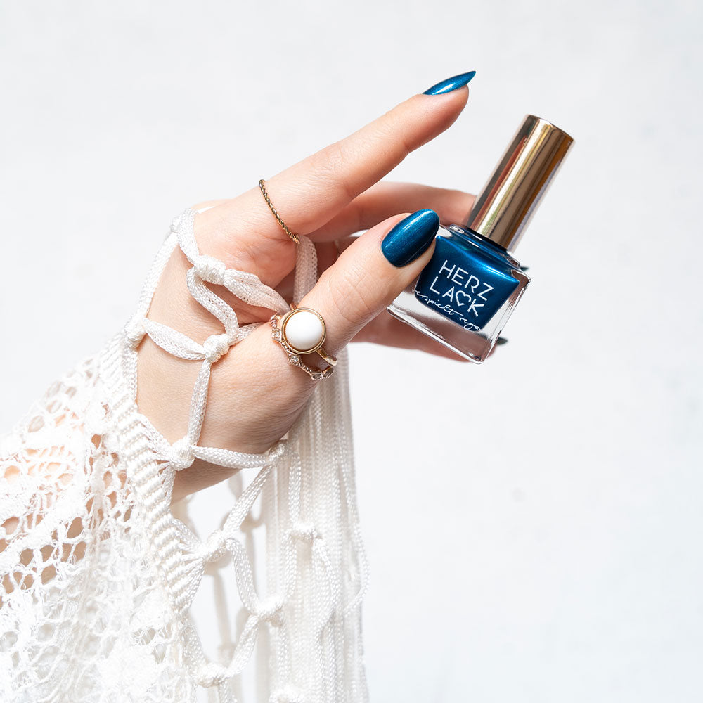 herzlack-lebendig-veganer-nagellack-11ml-blau-t-rkis-schimmer-frost image 6