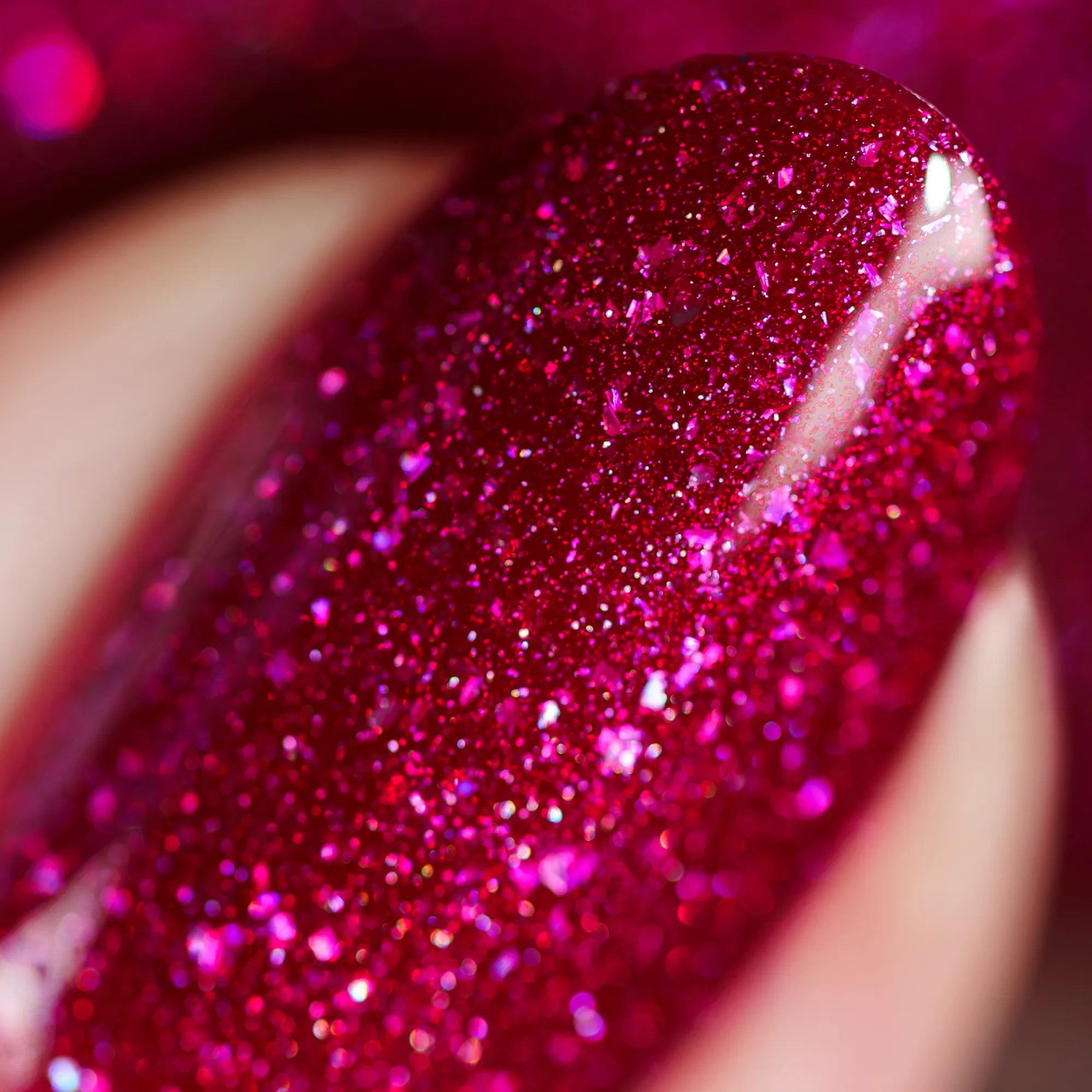 herzlack-funkelbeere-veganer-nagellack-beere-holo-schimmer-11ml image 4