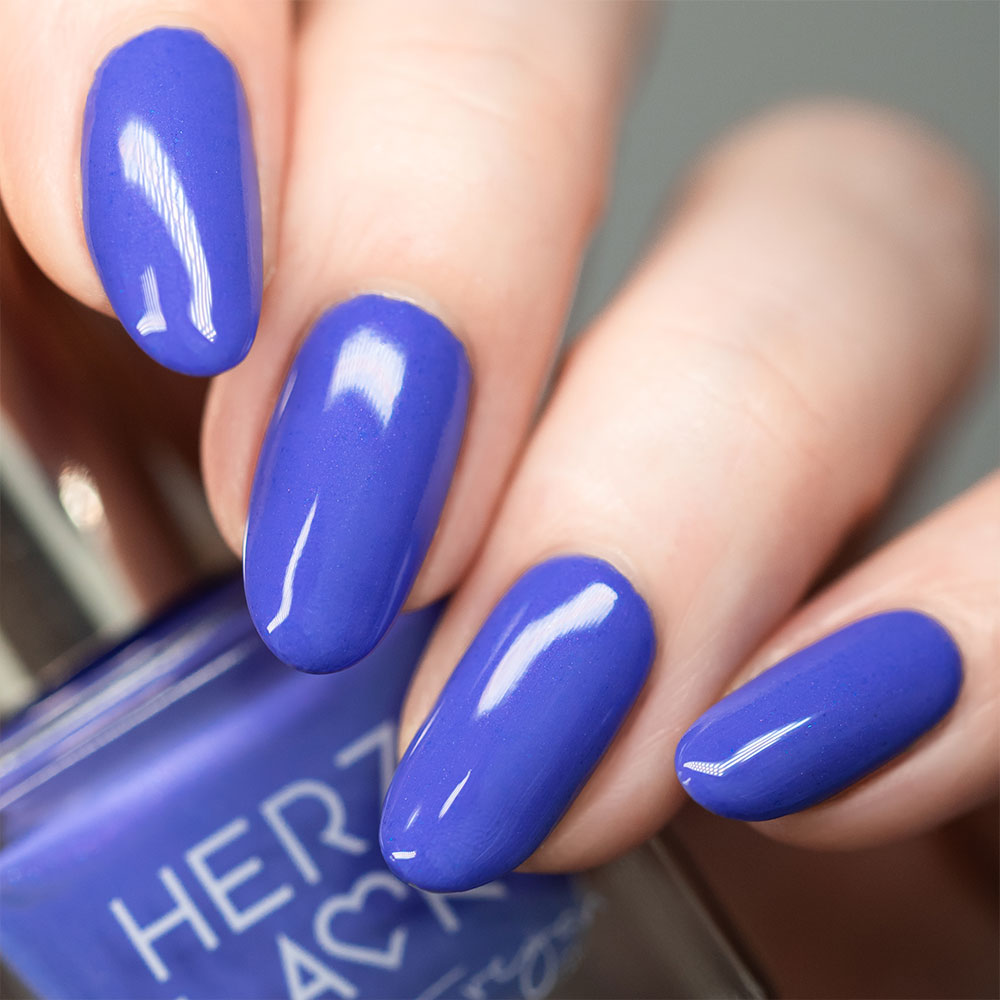 herzlack-kornblume-veganer-nagellack-11ml-blau-schimmer-frost image 3