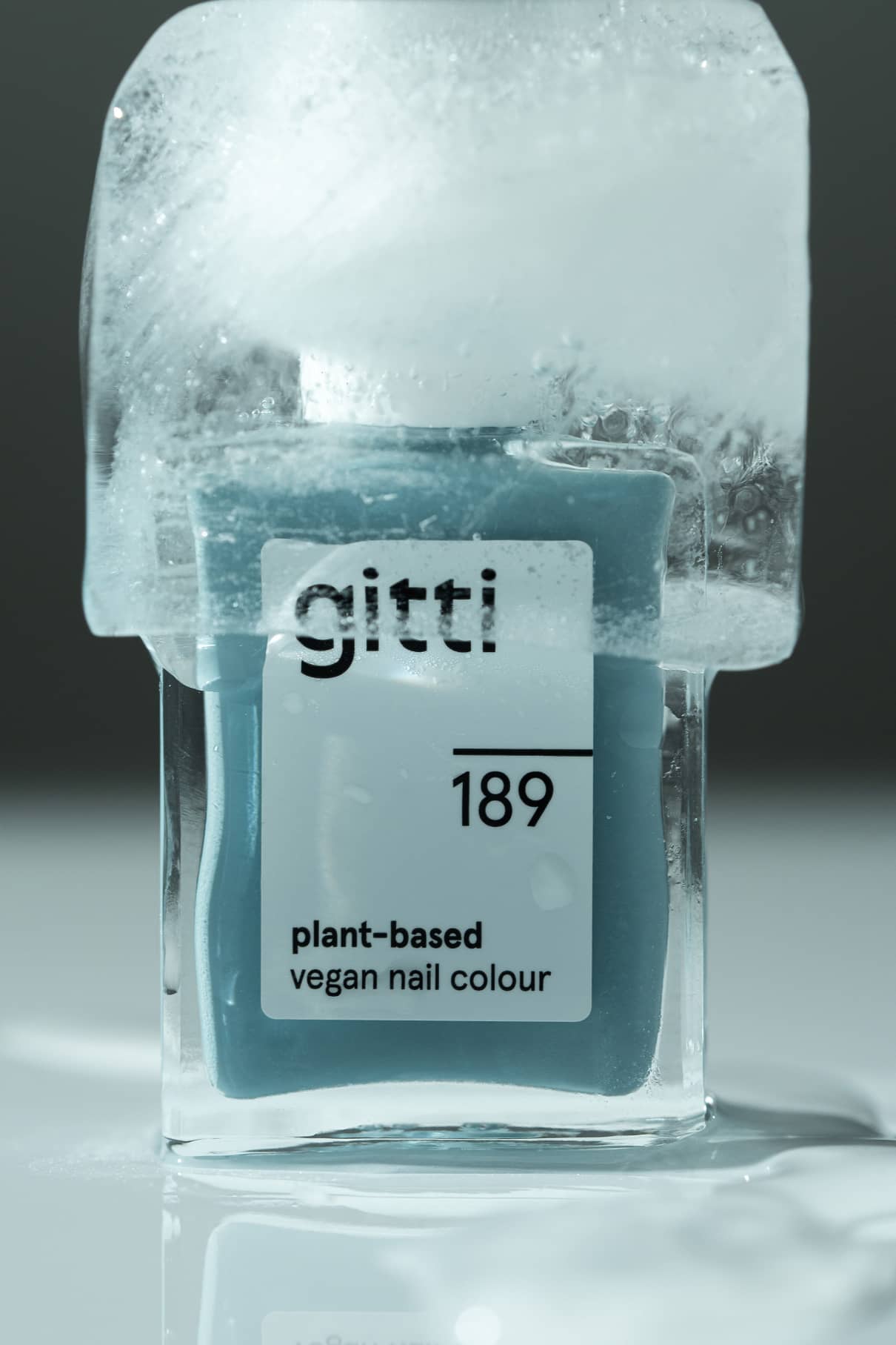gitti-no-189-plant-based-nagellack-gedecktes-blau image 6
