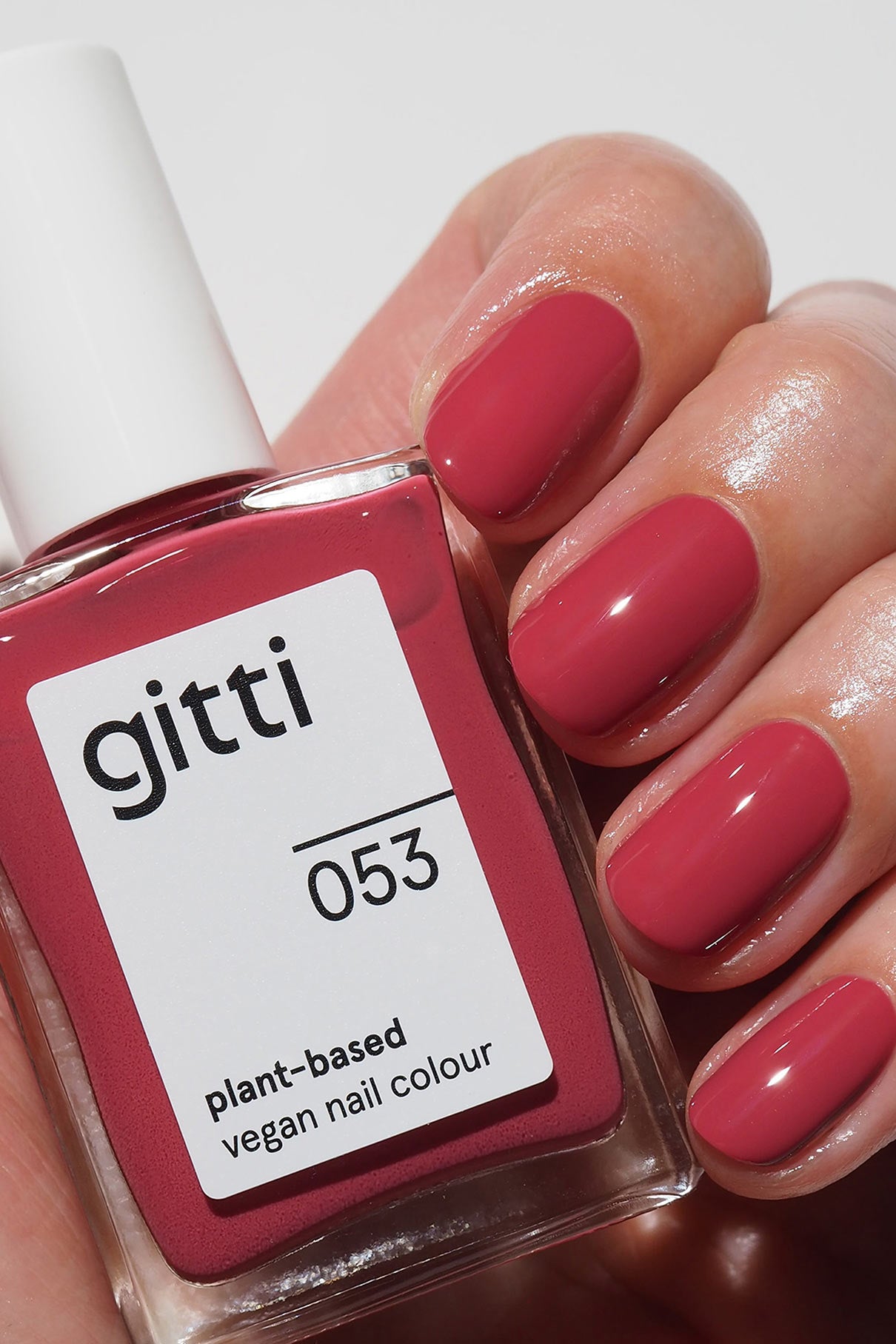 gitti-no-053-plant-based-nagellack-hibiskus-rot image 2
