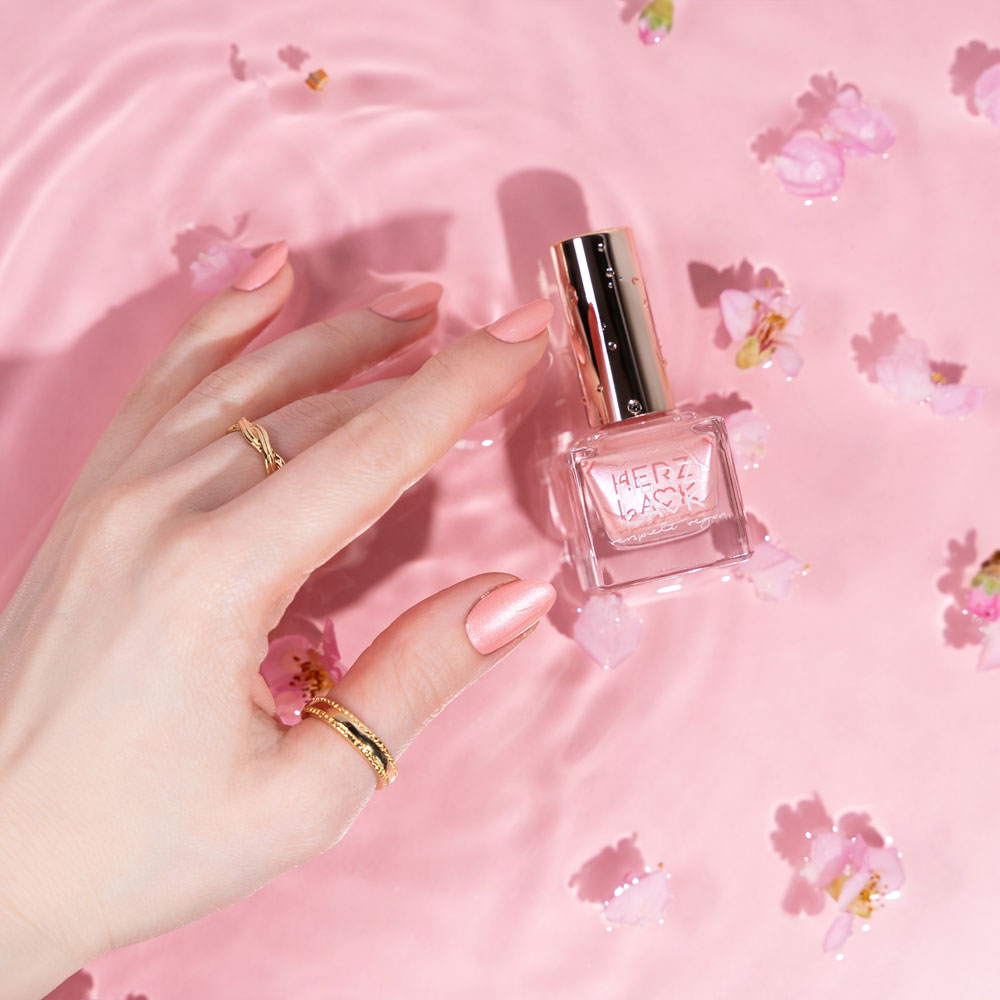 herzlack-sakura-veganer-nagellack-rosa-schimmer-11ml image 8