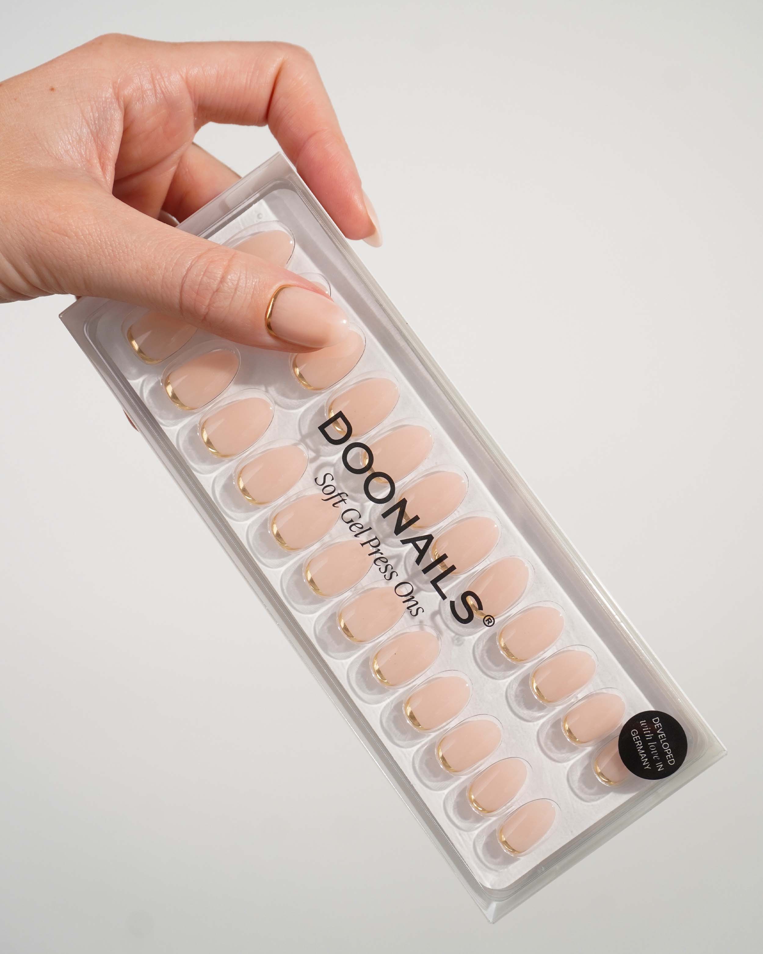 doonails-popcorn-short-round-soft-gel-press-ons-nude-mit-goldrand image 4