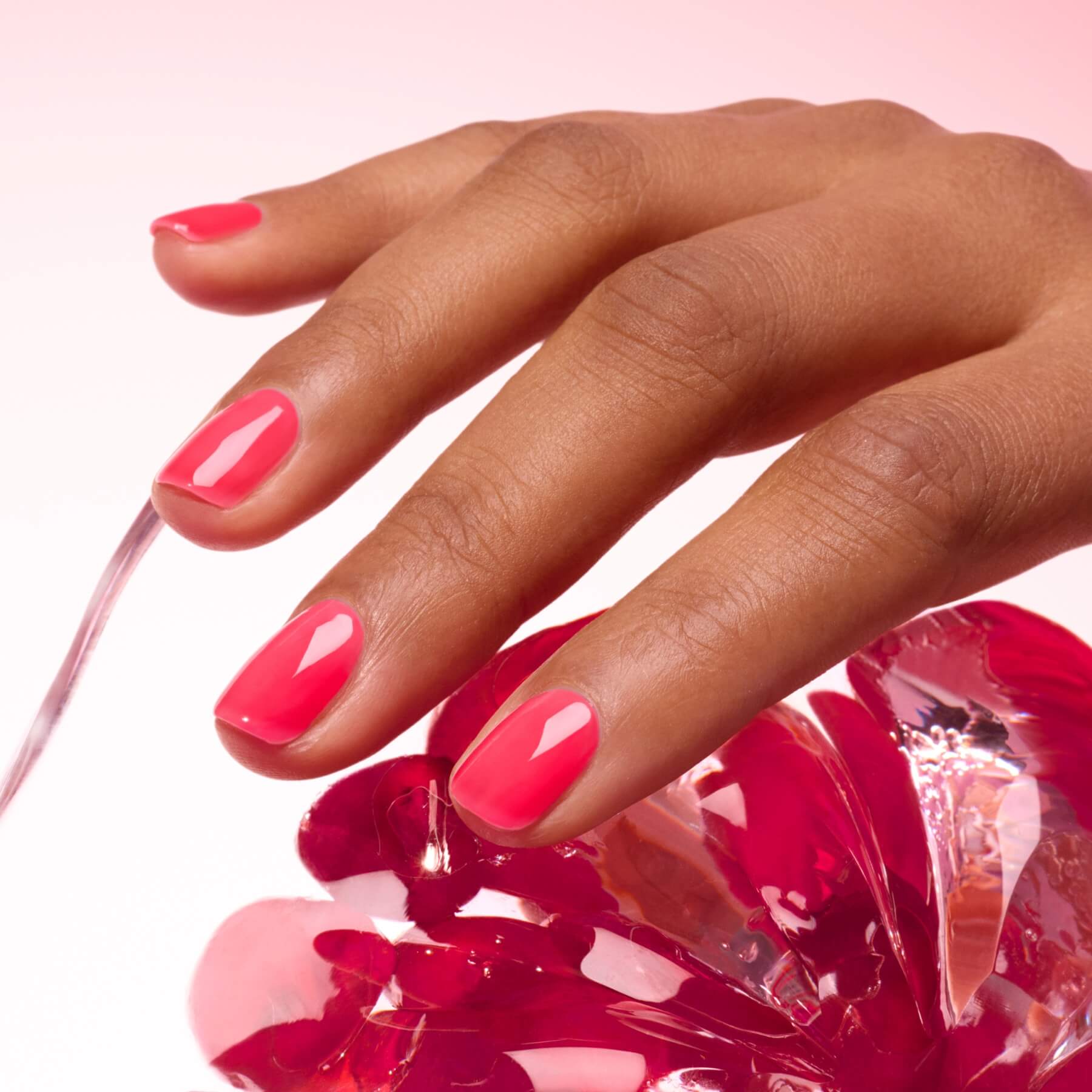 manucurist-green-pomme-d-amour-jelly-veganer-nagellack-himbeerrosa-transluzent image 3