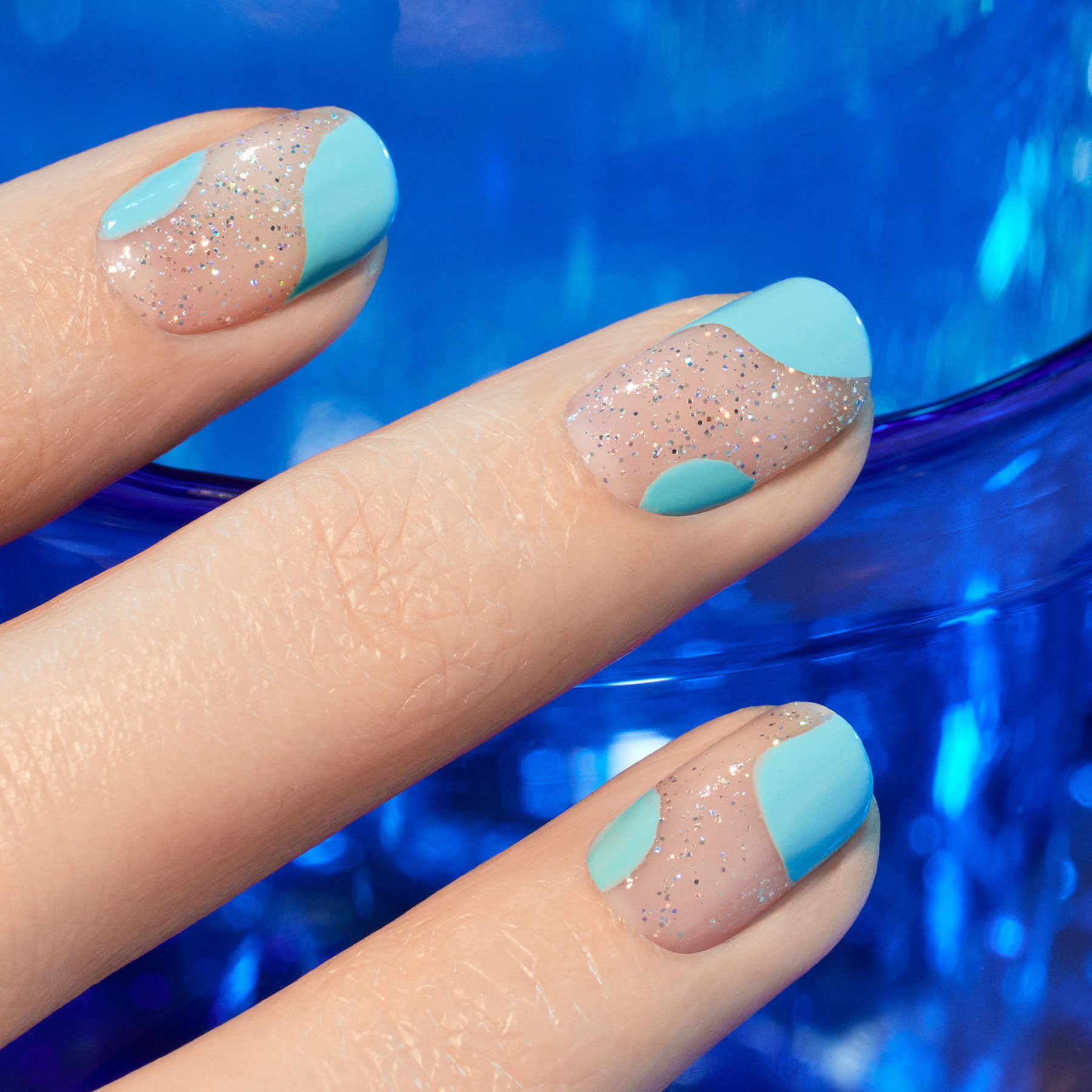 manucurist-green-flash-riviera-semi-permanenter-nagellack image 7